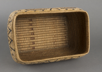 Klickitat%20artist%2C%20%3Cb%3E%3Ci%3E%20Lidded%20Chest%3C%2Fi%3E%3C%2Fb%3E%2C%201920%2C%20cedar%20root%2C%20beargrass%2C%20and%20natural%20dyes%2C%20The%20Elizabeth%20Cole%20Butler%20Collection%2C%20no%20known%20copyright%20restrictions%2C%202012.25.31A%2CB